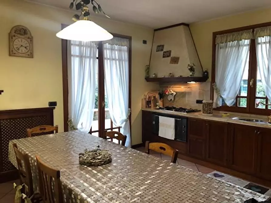 Immagine 6 di Casa bifamiliare in vendita  a Fucecchio