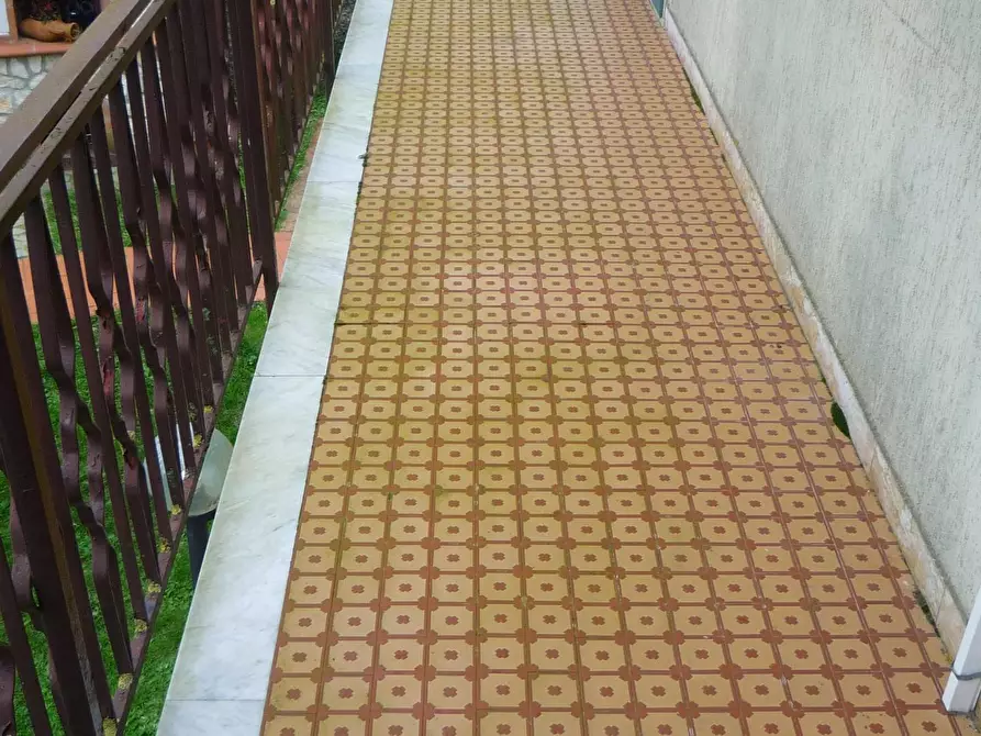 Immagine 26 di Casa bifamiliare in vendita  a Carrara