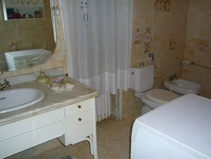 Immagine 29 di Casa bifamiliare in vendita  a Carrara