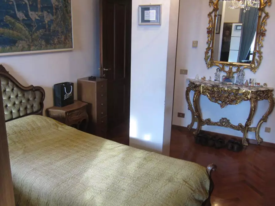 Immagine 26 di Mansarda in vendita  a Pisa