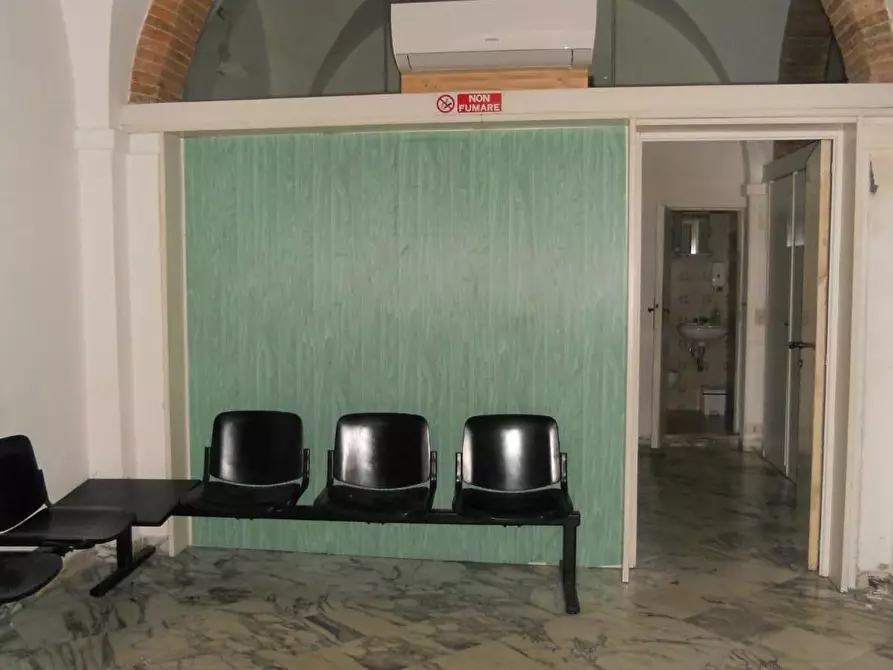 Immagine 5 di Locale commerciale in affitto  a Pontedera