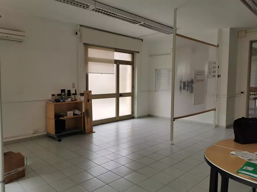 Immagine 5 di Locale commerciale in affitto  a Pisa