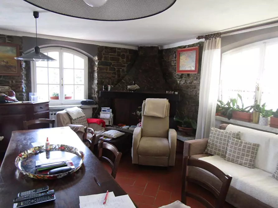 Immagine 3 di Villa in vendita  a Castelnuovo Magra