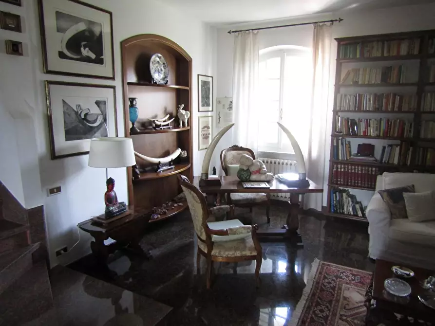 Immagine 31 di Villa in vendita  a Castelnuovo Magra
