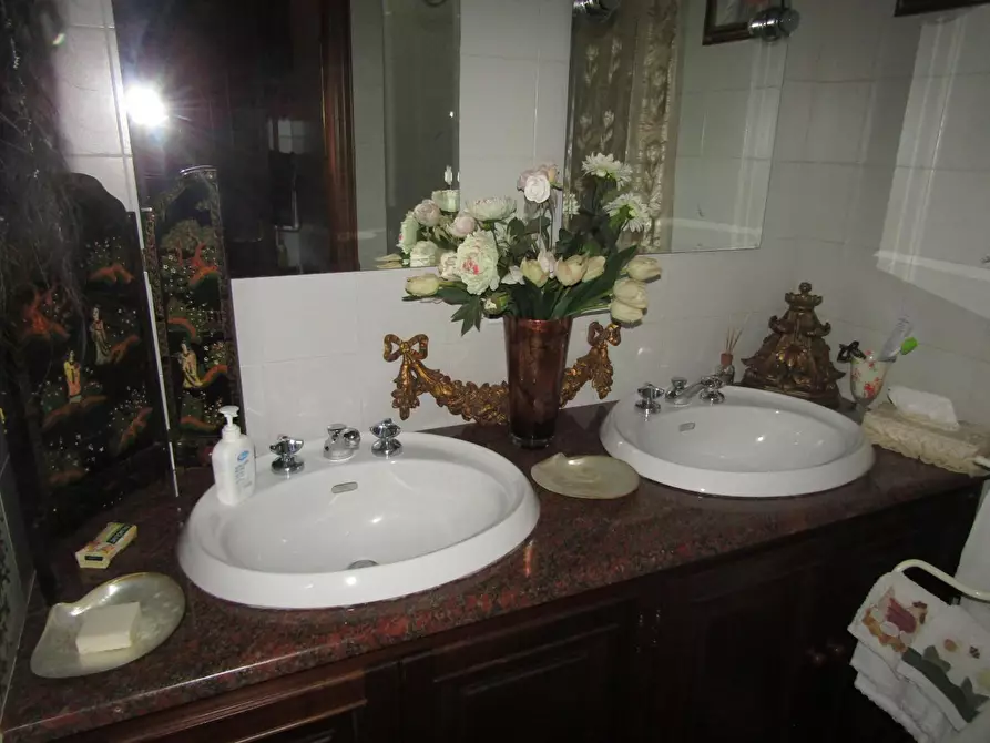 Immagine 28 di Villa in vendita  a Castelnuovo Magra