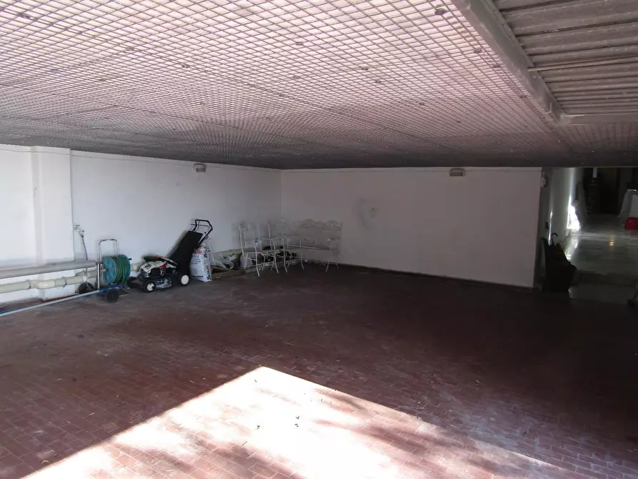 Immagine 17 di Villa in vendita  a Castelnuovo Magra