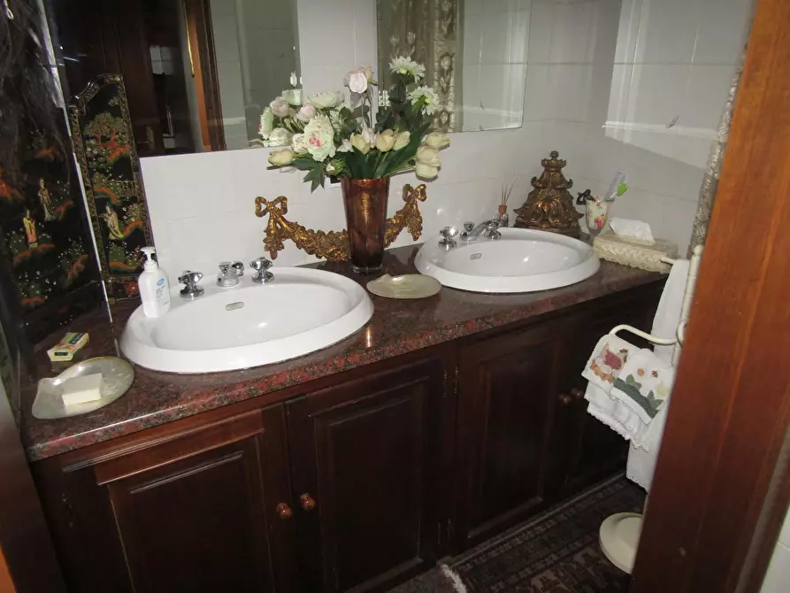 Immagine 30 di Villa in vendita  a Castelnuovo Magra