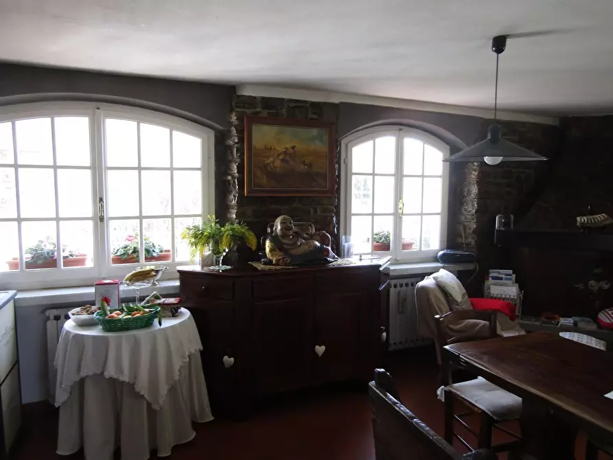 Immagine 5 di Villa in vendita  a Castelnuovo Magra