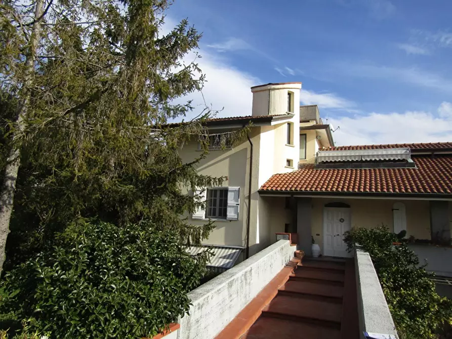 Immagine 35 di Villa in vendita  a Castelnuovo Magra