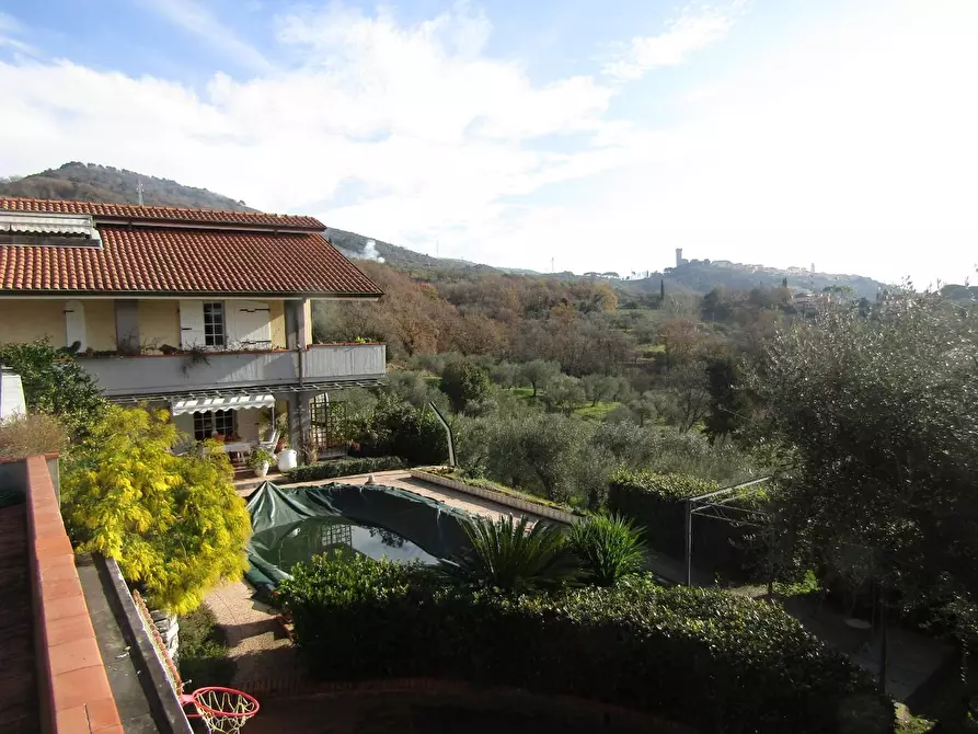 Immagine 34 di Villa in vendita  a Castelnuovo Magra