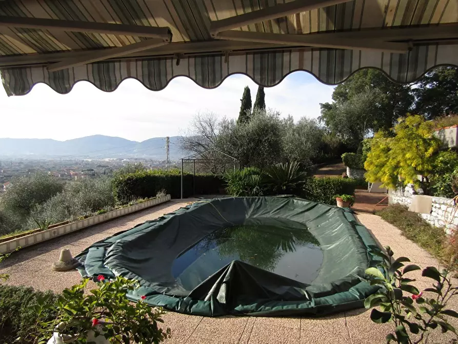 Immagine 6 di Villa in vendita  a Castelnuovo Magra