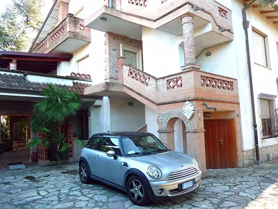 Immagine 4 di Porzione di casa in vendita  a Sarzana