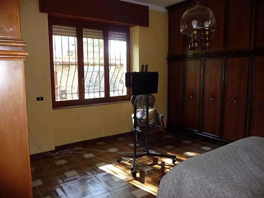 Immagine 25 di Porzione di casa in vendita  a Sarzana