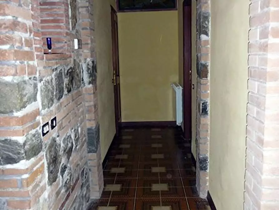 Immagine 14 di Porzione di casa in vendita  a Sarzana