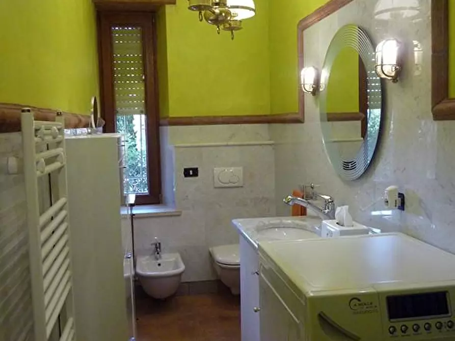 Immagine 23 di Porzione di casa in vendita  a Sarzana