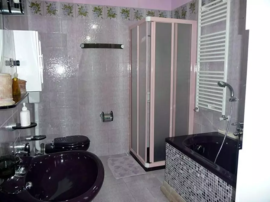 Immagine 15 di Porzione di casa in vendita  a Sarzana