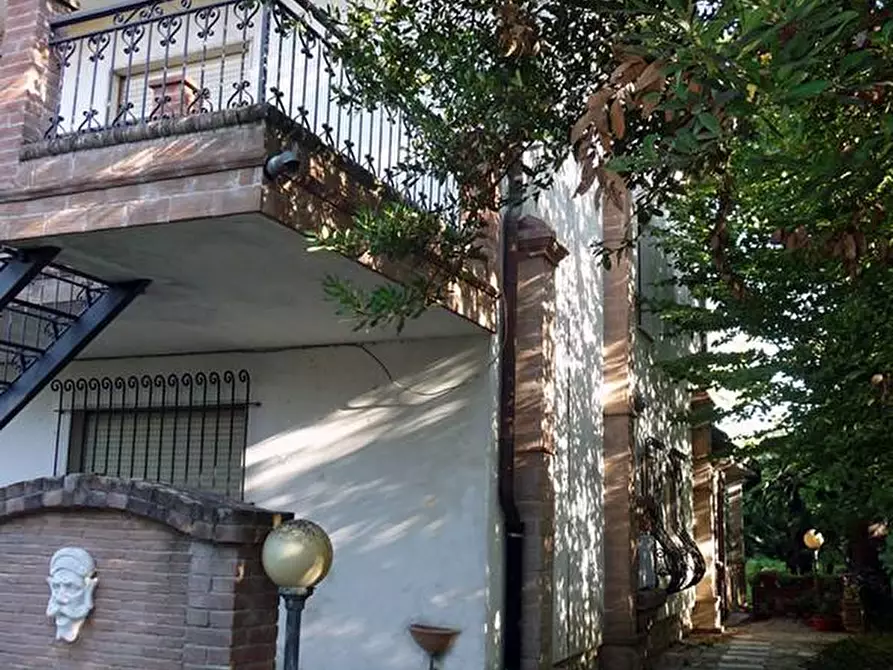 Immagine 5 di Porzione di casa in vendita  a Sarzana