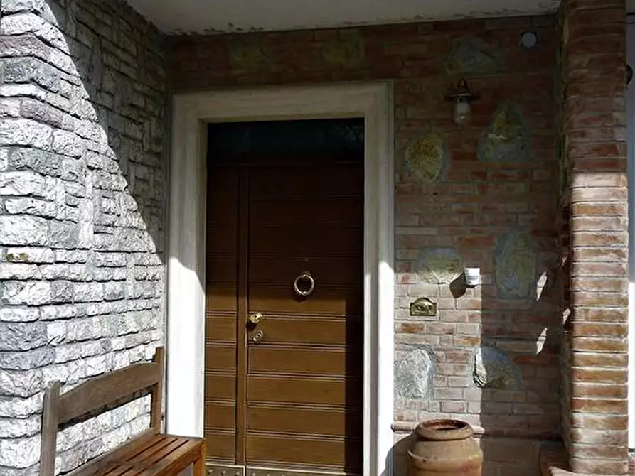 Immagine 7 di Porzione di casa in vendita  a Sarzana