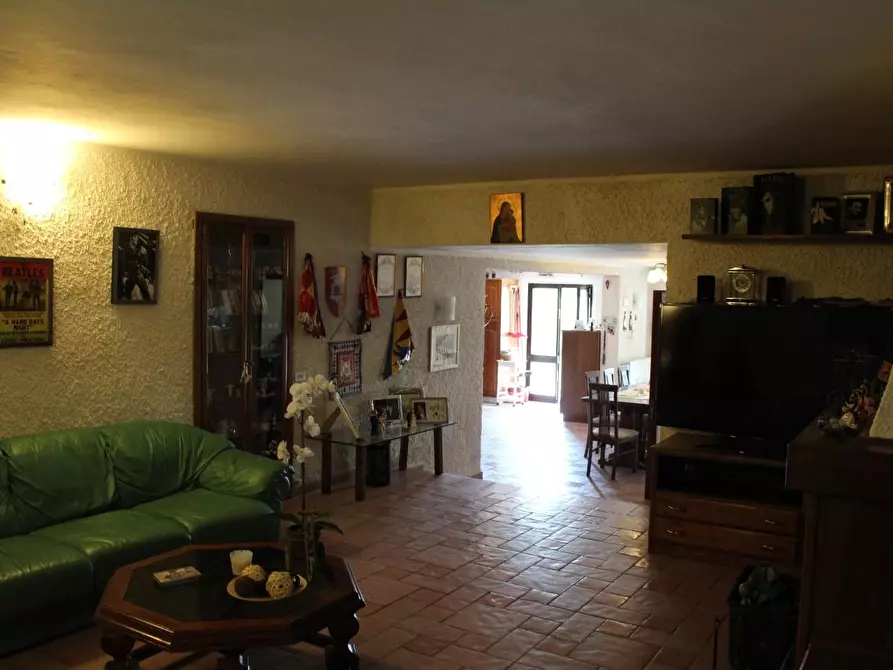 Immagine 6 di Villa in vendita  a Sovicille