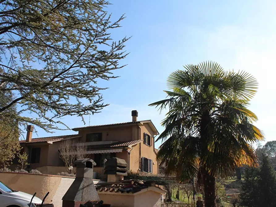 Immagine 2 di Villa in vendita  a Sovicille