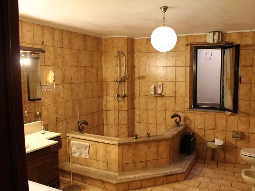 Immagine 7 di Villa in vendita  a Sovicille