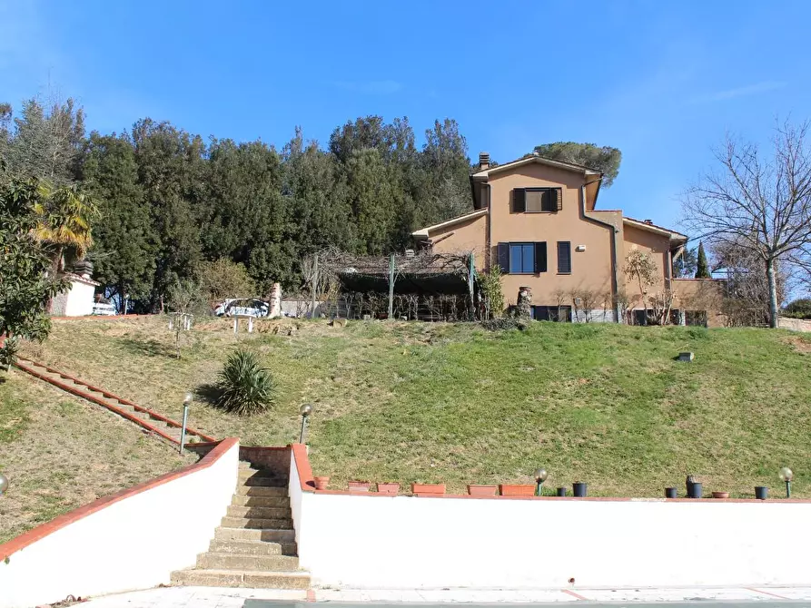 Immagine 4 di Villa in vendita  a Sovicille