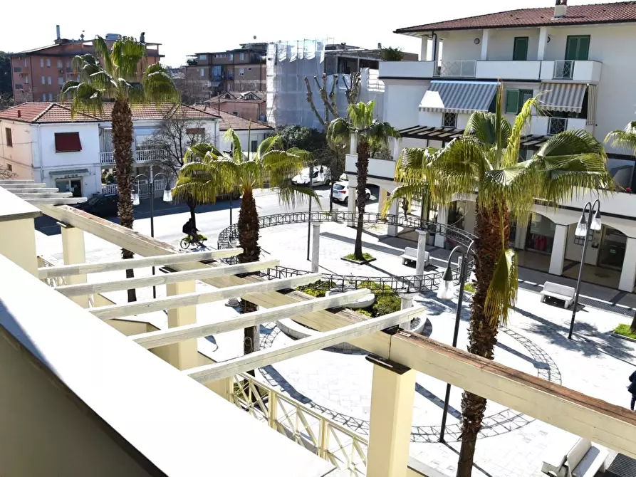 Immagine 18 di Appartamento in affitto  a Massa