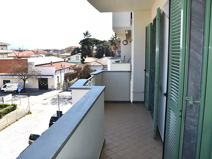 Immagine 15 di Appartamento in affitto  a Massa