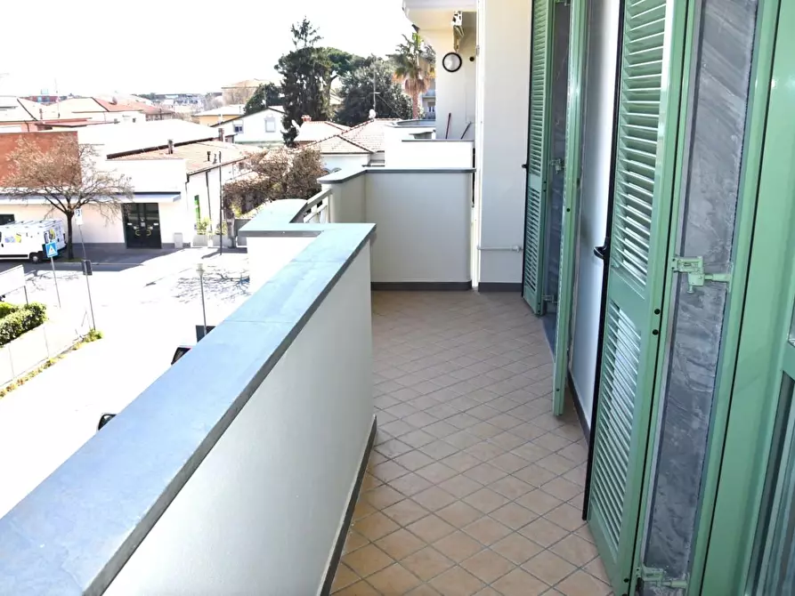 Immagine 16 di Appartamento in affitto  a Massa