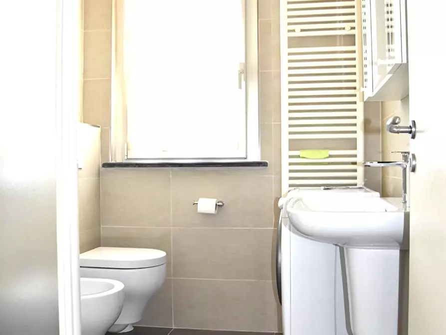 Immagine 13 di Appartamento in affitto  a Massa