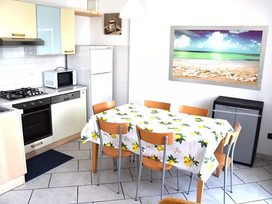 Immagine 6 di Appartamento in affitto  a Massa