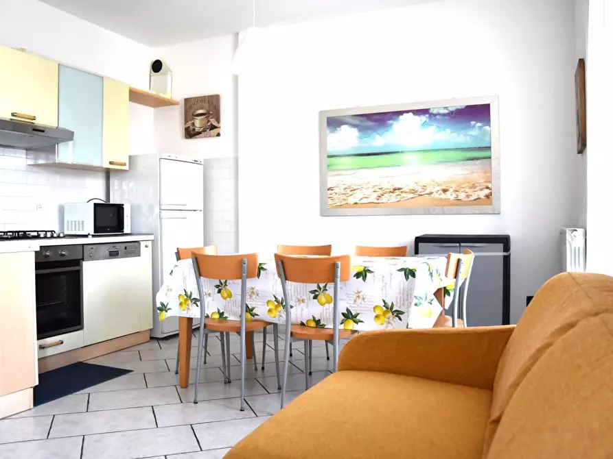 Immagine 5 di Appartamento in affitto  a Massa