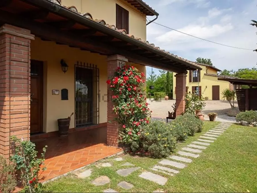 Immagine 5 di Casa colonica in vendita  a Montopoli In Val D'arno