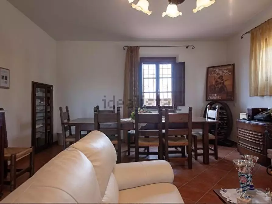 Immagine 19 di Casa colonica in vendita  a Montopoli In Val D'arno