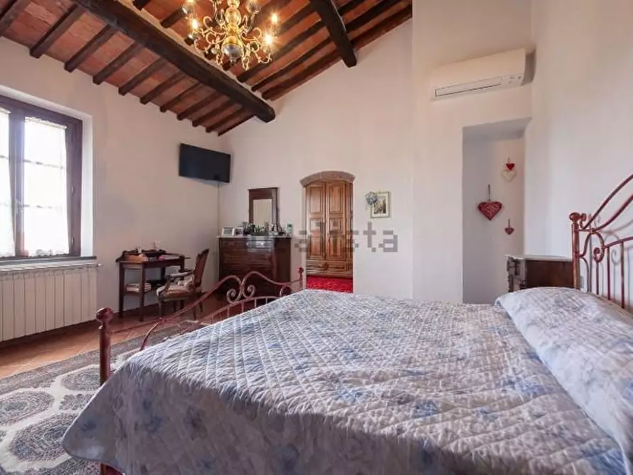 Immagine 23 di Casa colonica in vendita  a Montopoli In Val D'arno