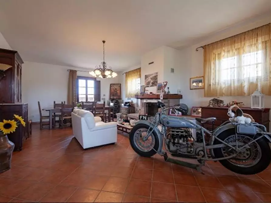 Immagine 18 di Casa colonica in vendita  a Montopoli In Val D'arno