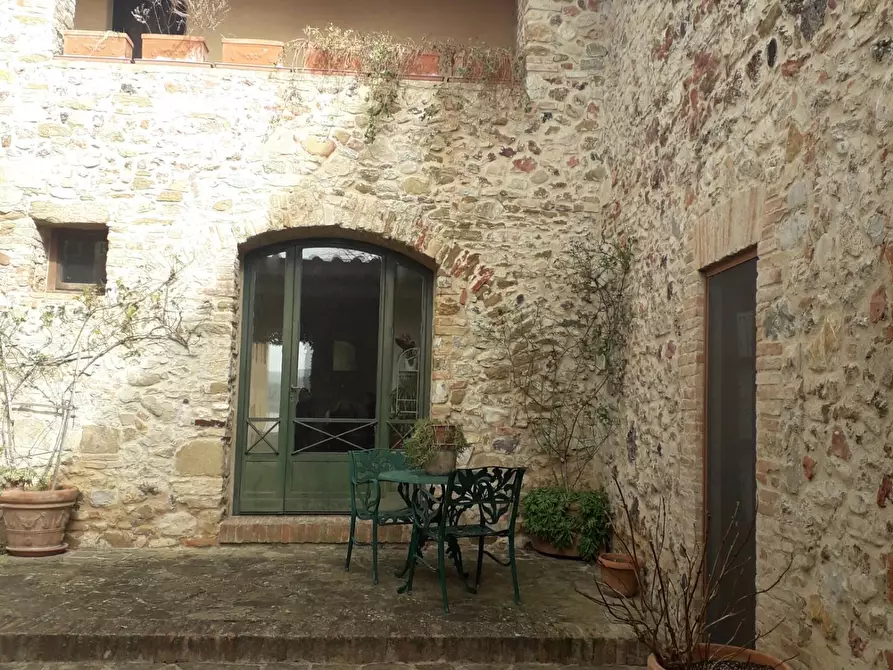 Immagine 11 di Rustico / casale in vendita  a Castellina In Chianti