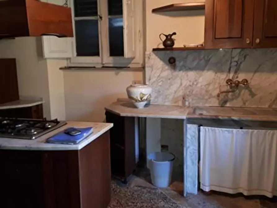 Immagine 8 di Palazzo in vendita  a San Giuliano Terme