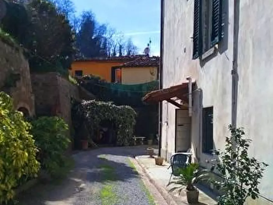 Immagine 2 di Palazzo in vendita  a San Giuliano Terme