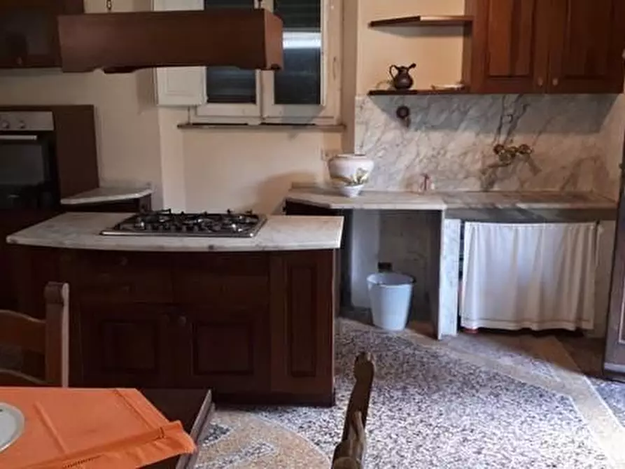 Immagine 7 di Palazzo in vendita  a San Giuliano Terme