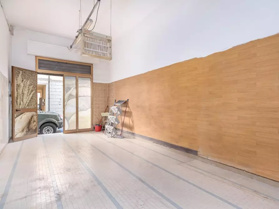 Immagine 4 di Locale commerciale in vendita  a Pontedera