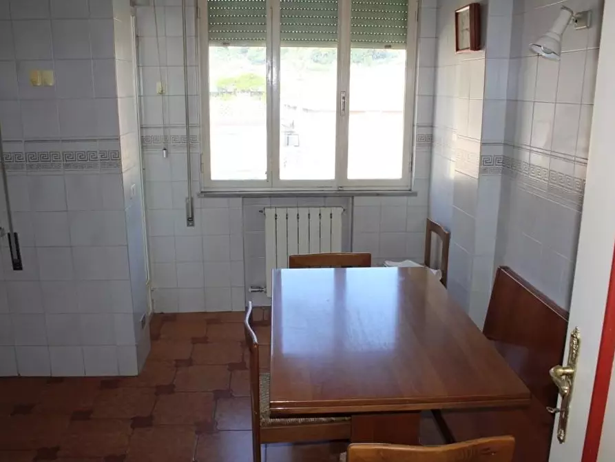 Immagine 9 di Appartamento in vendita  a Massa