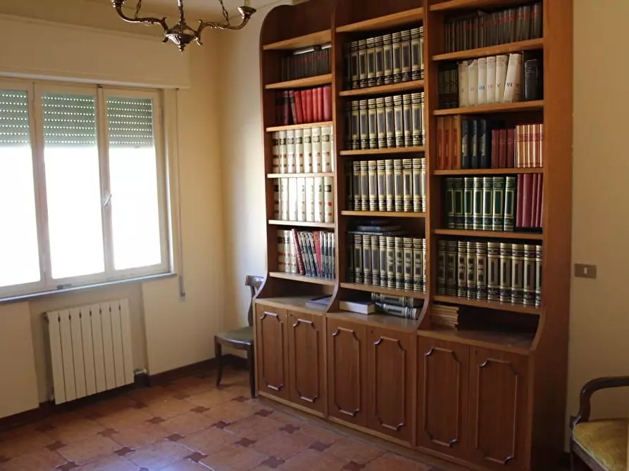 Immagine 7 di Appartamento in vendita  a Massa