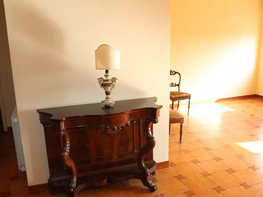 Immagine 2 di Appartamento in vendita  a Massa