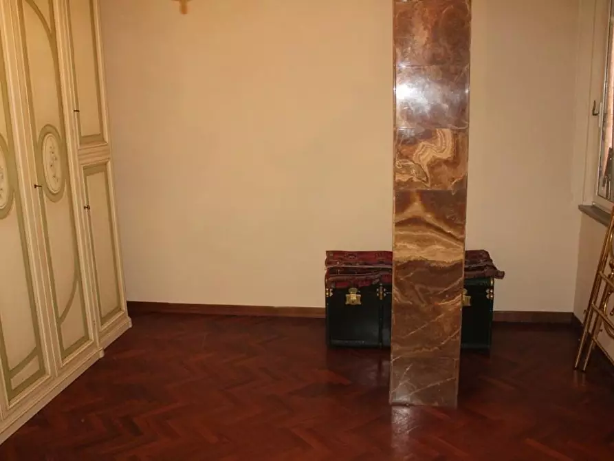 Immagine 5 di Appartamento in vendita  a Massa