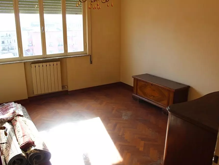 Immagine 3 di Appartamento in vendita  a Massa