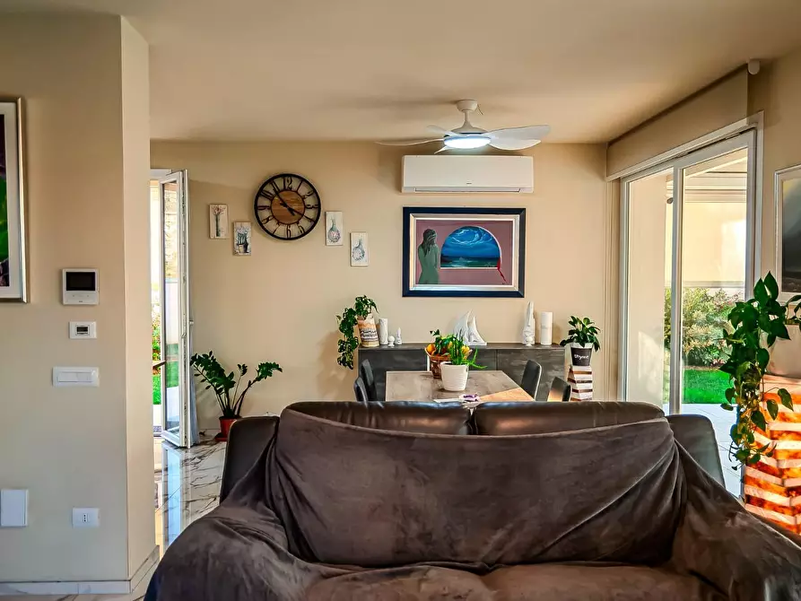 Immagine 11 di Villa in vendita  a San Miniato