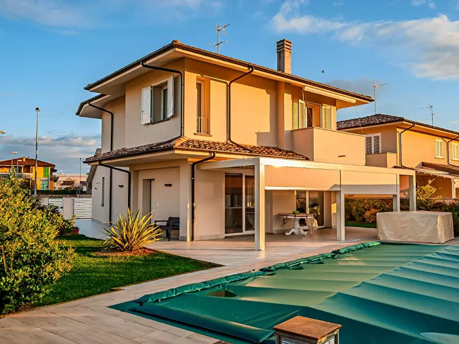 Immagine 1 di Villa in vendita  a San Miniato