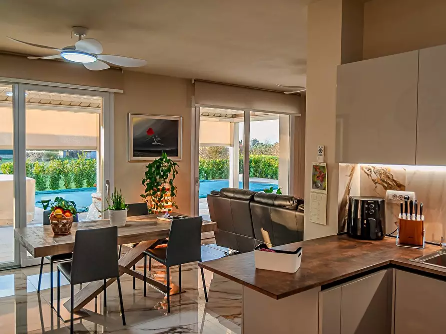 Immagine 13 di Villa in vendita  a San Miniato