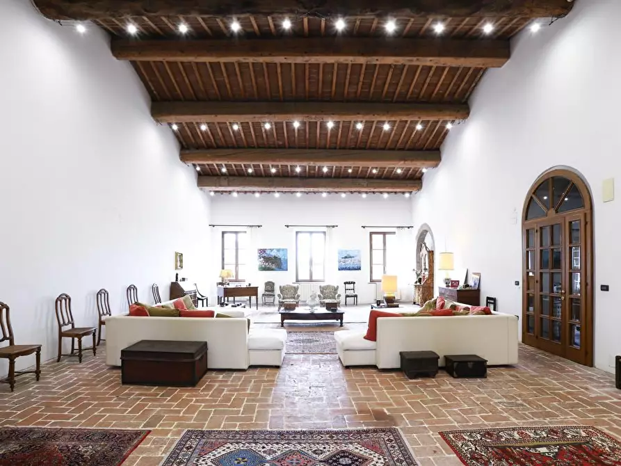 Immagine 2 di Immobile di prestigio in vendita  a Pisa